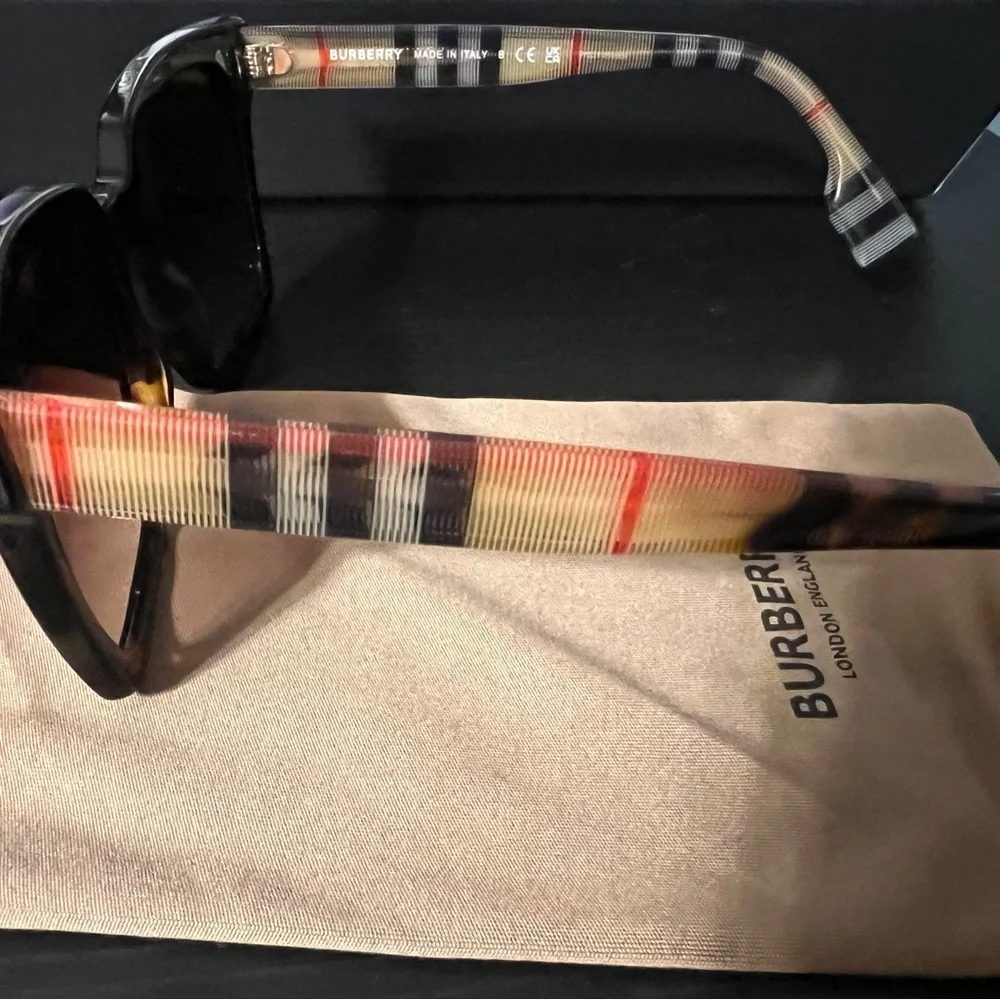 Burberry Tortoiseshell Square Sunglasses with Brown Lenses